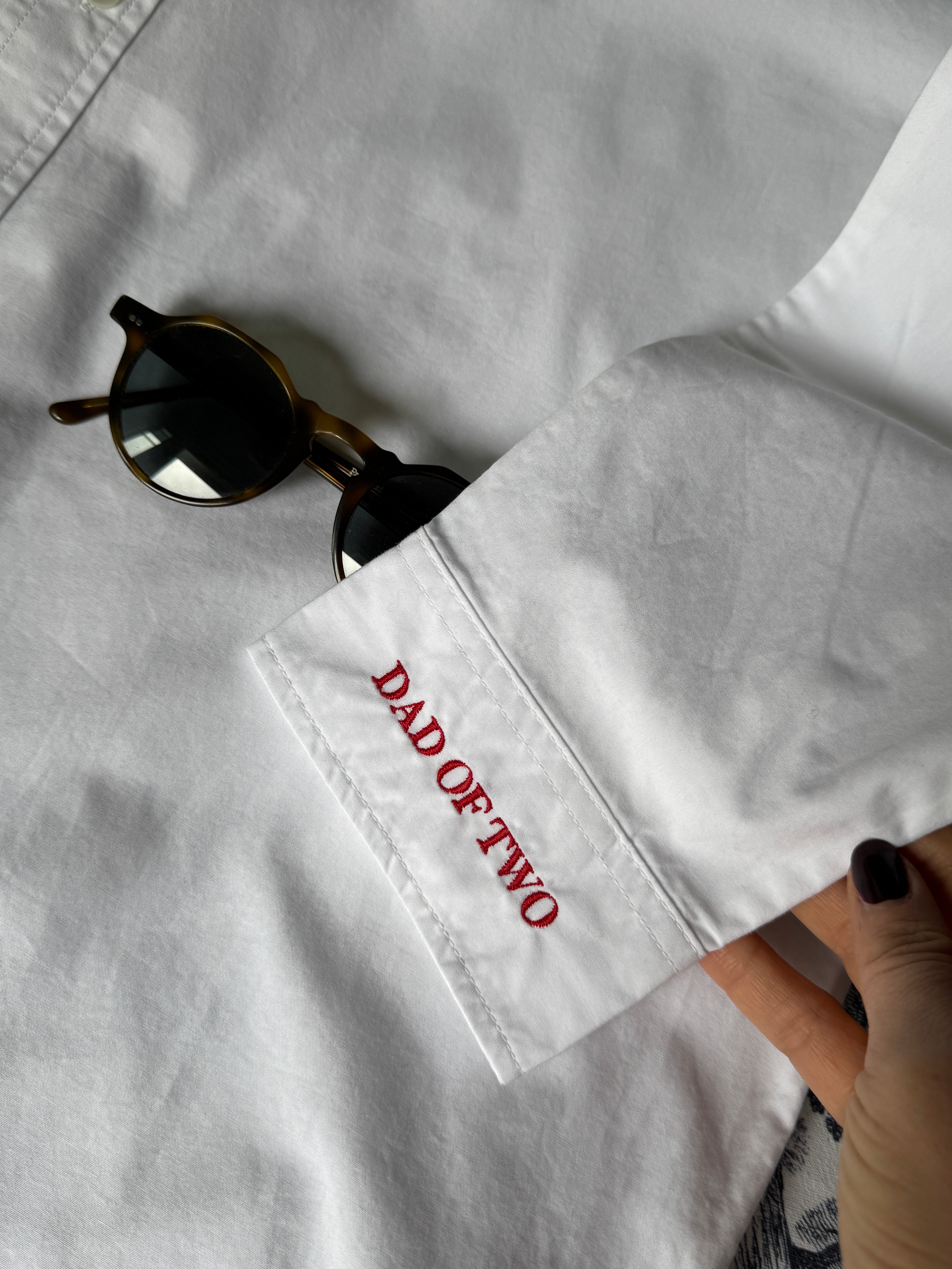 CHEMISE BLANCHE BRODÉE ROUGE DAD OF