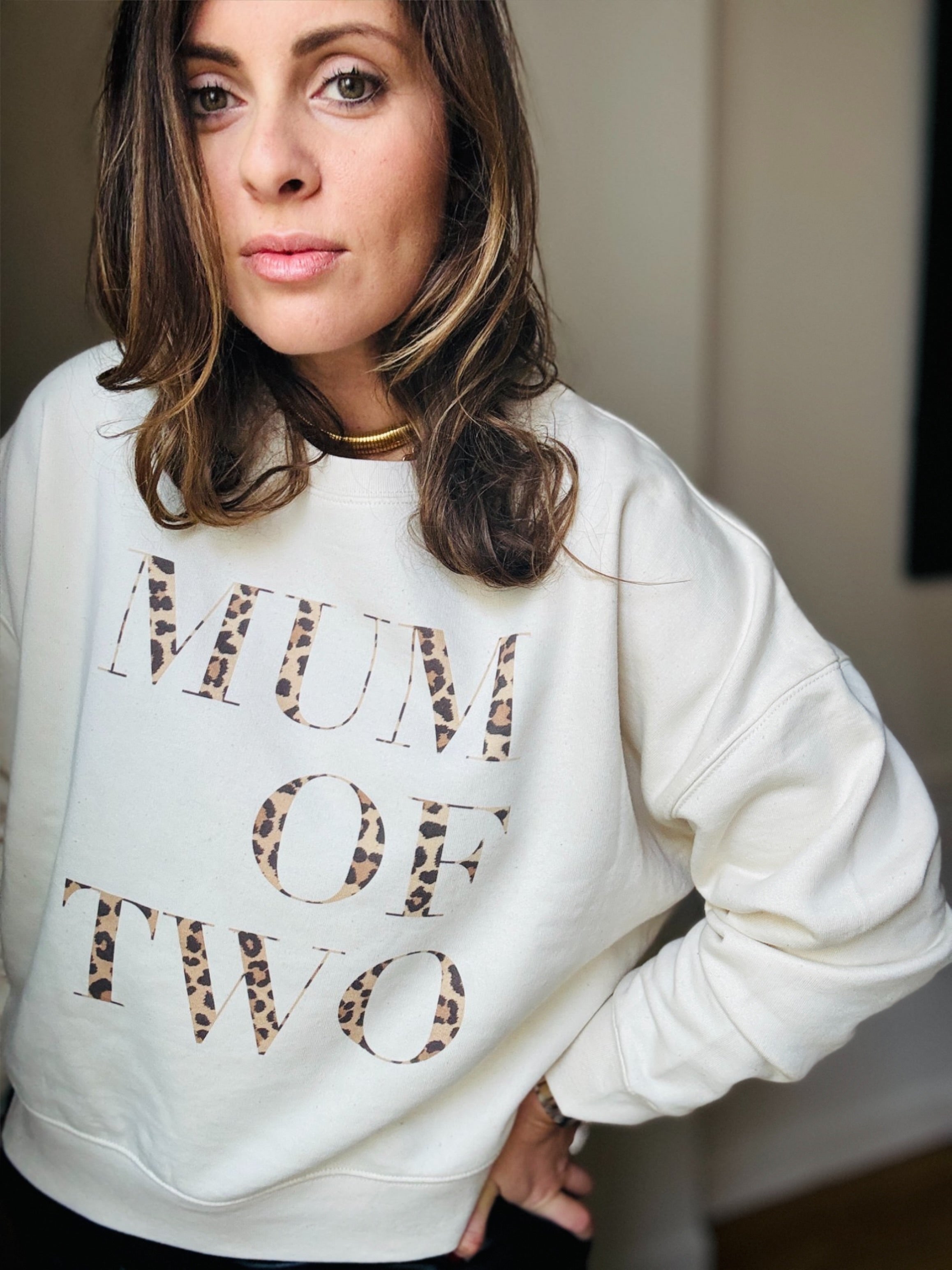 A Sweat-shirt ROSE PÂLE MUM OF ONE ( coupe courte)