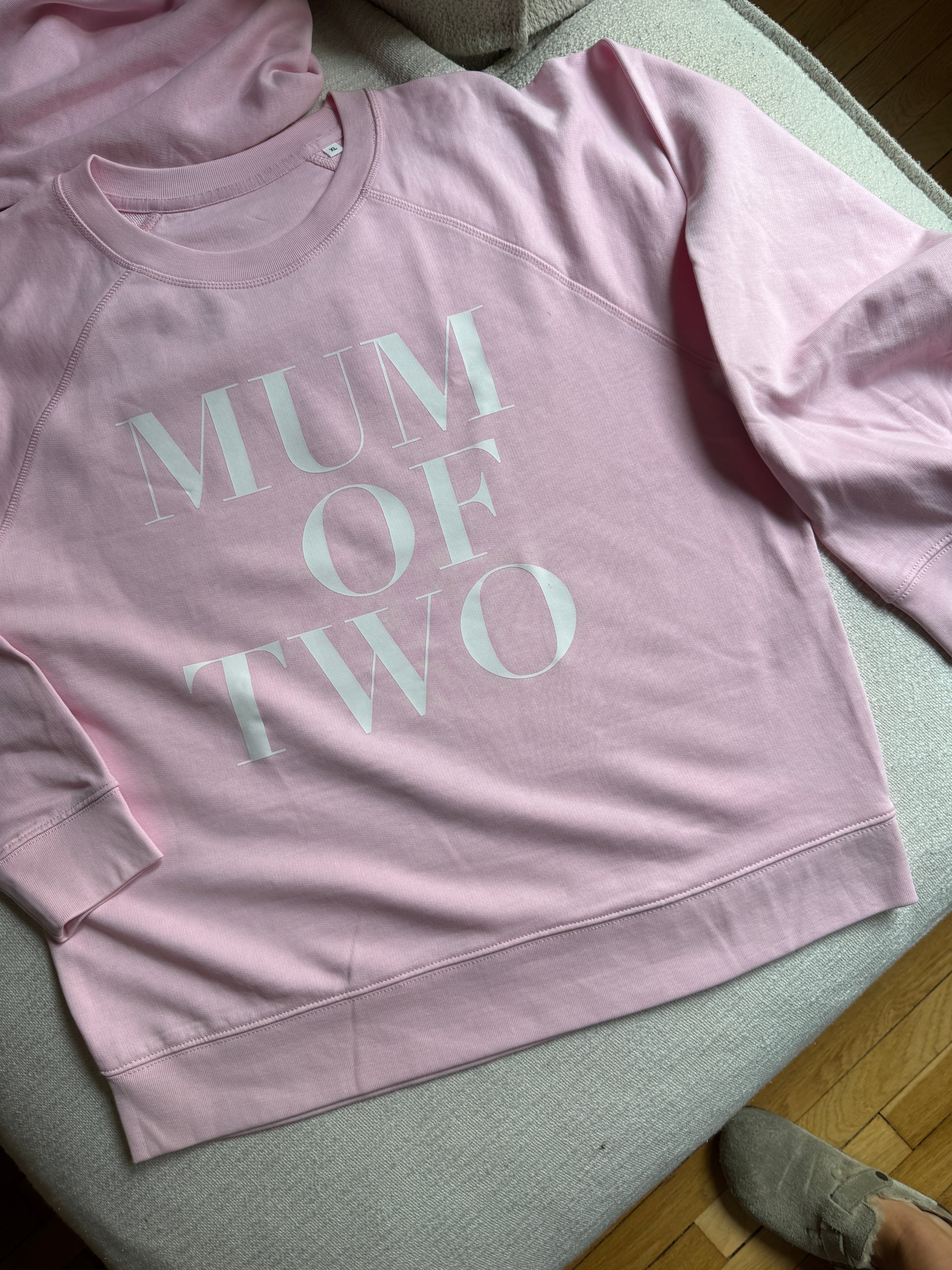 A Sweat-shirt ROSE PÂLE MUM OF TWO ( coupe courte)