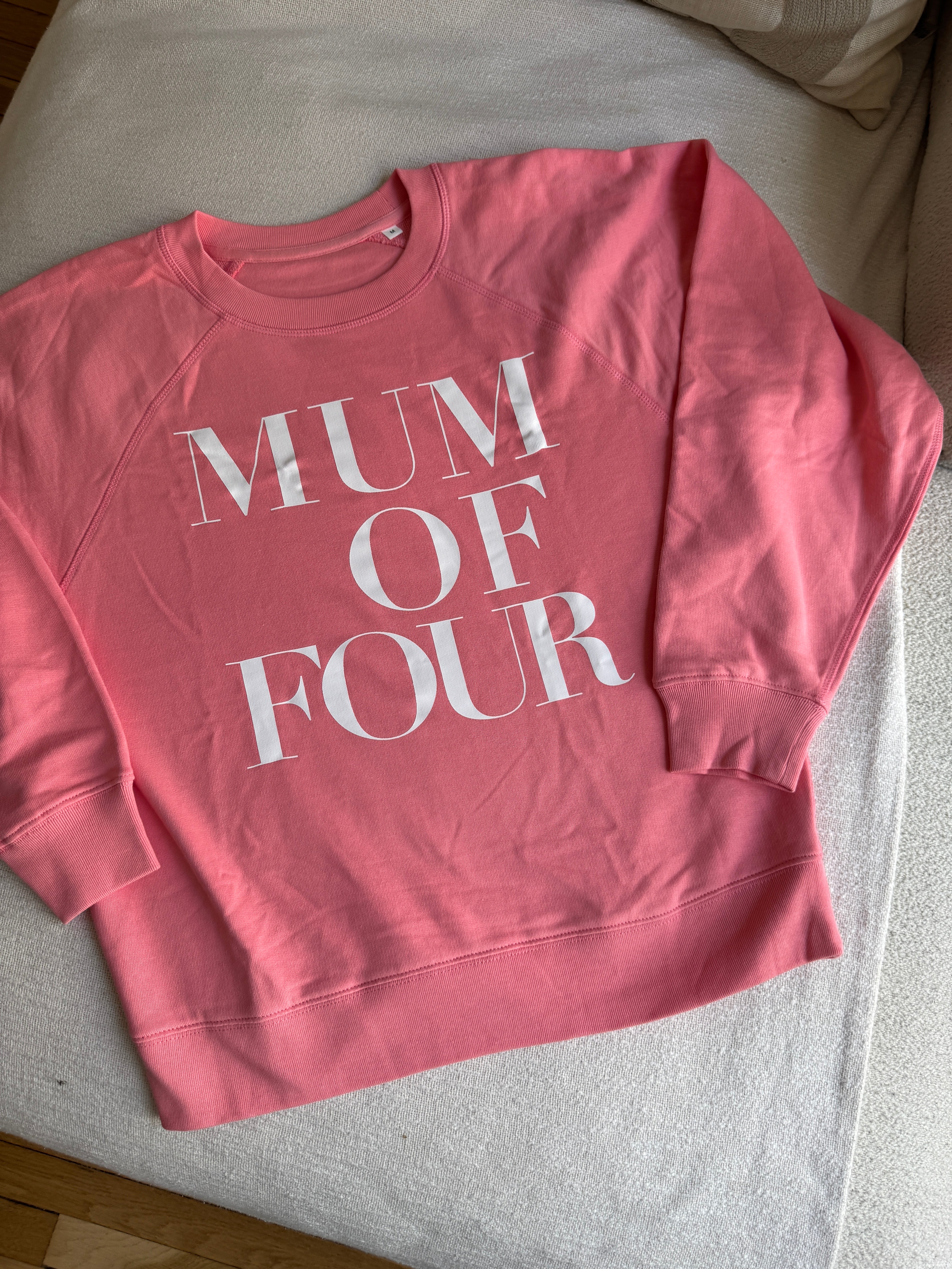 A Sweat-shirt ROSE MUM OF FOUR ( coupe courte)