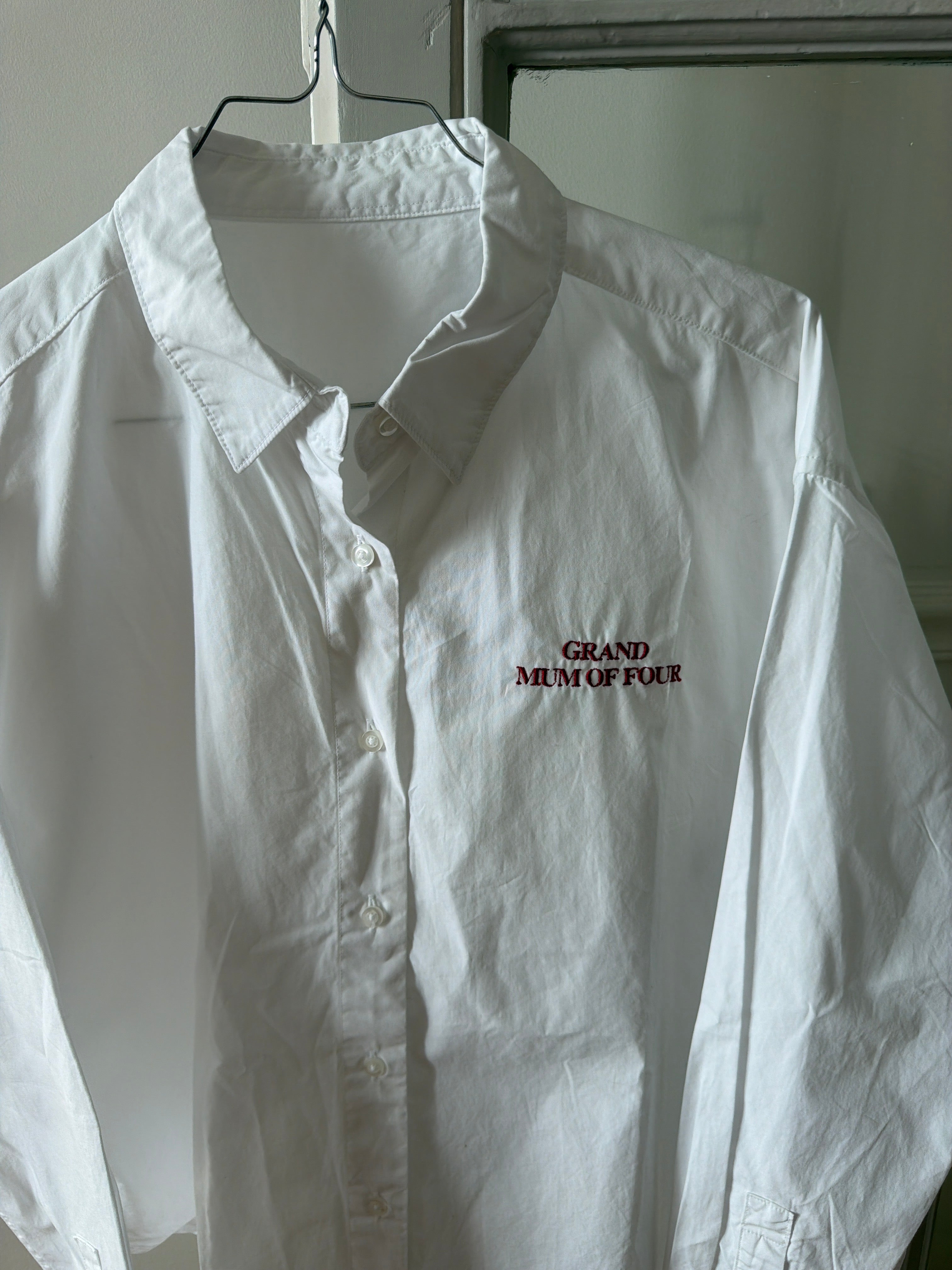 A Chemise Blanche Brodée GRAND MUM OF FOUR