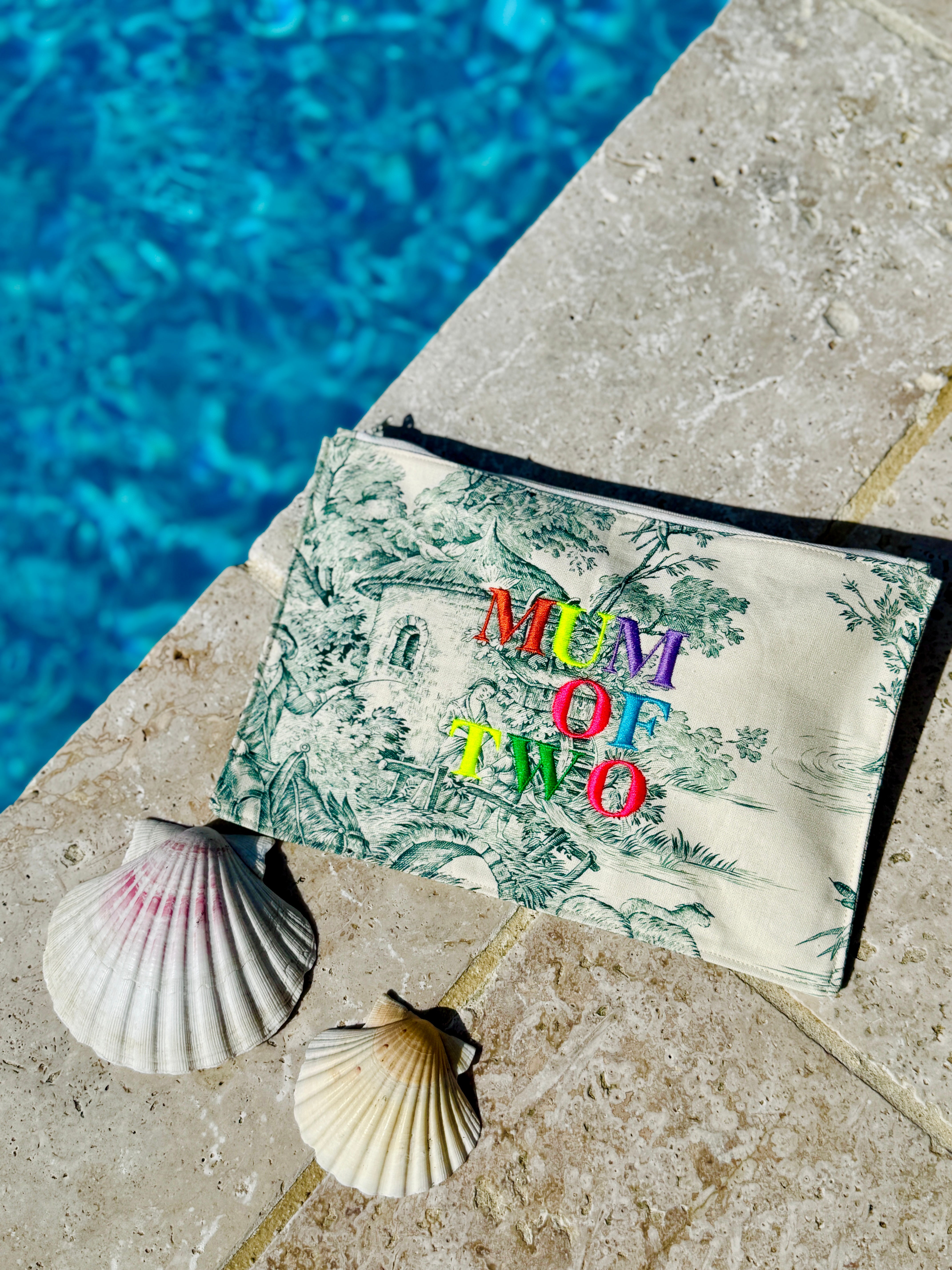 GREEN EMBROIDERED RAINBOW POUCH