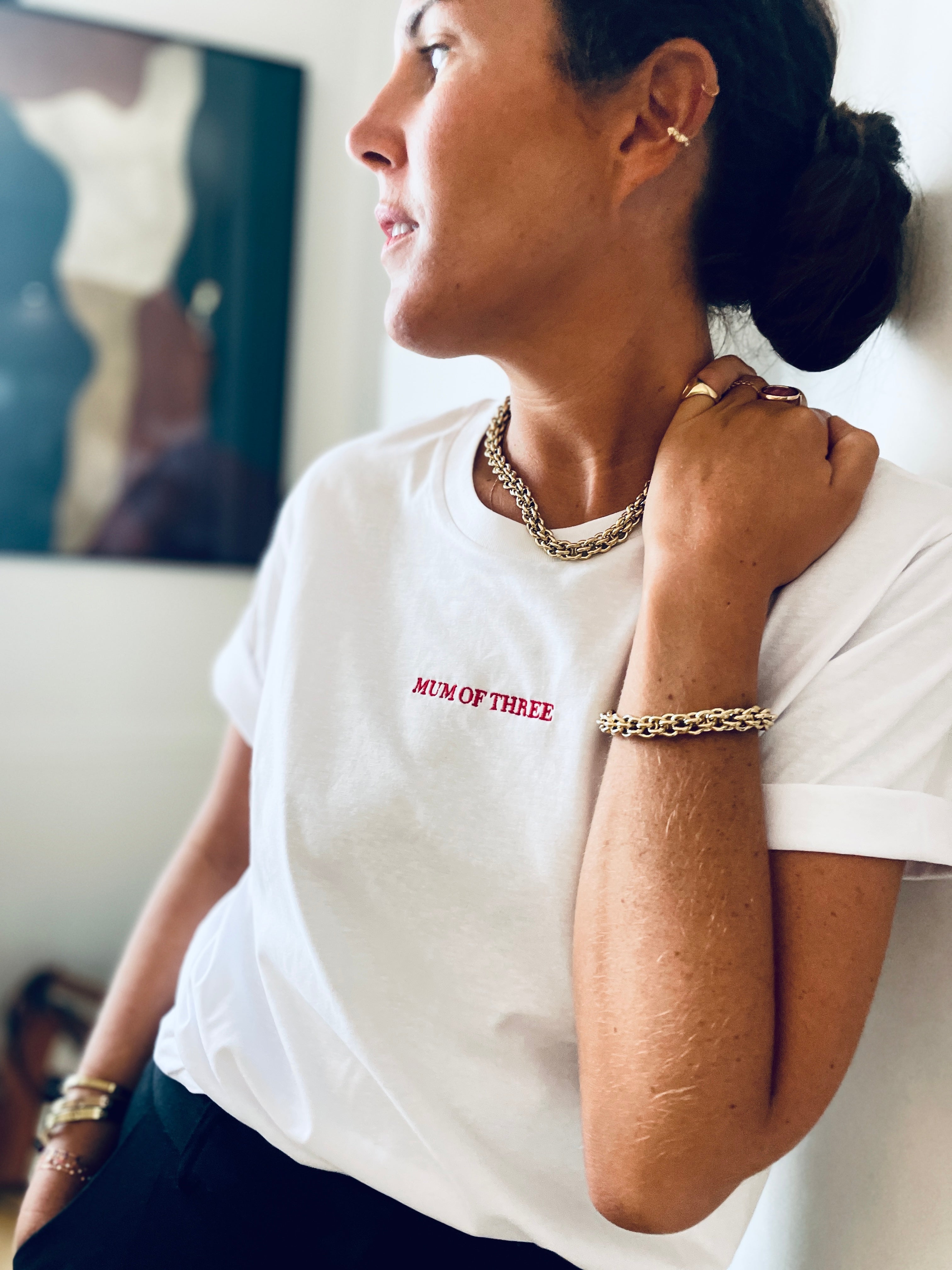 EMBROIDERED T-SHIRT in the center MUM OF ONE, TWO, THREE...