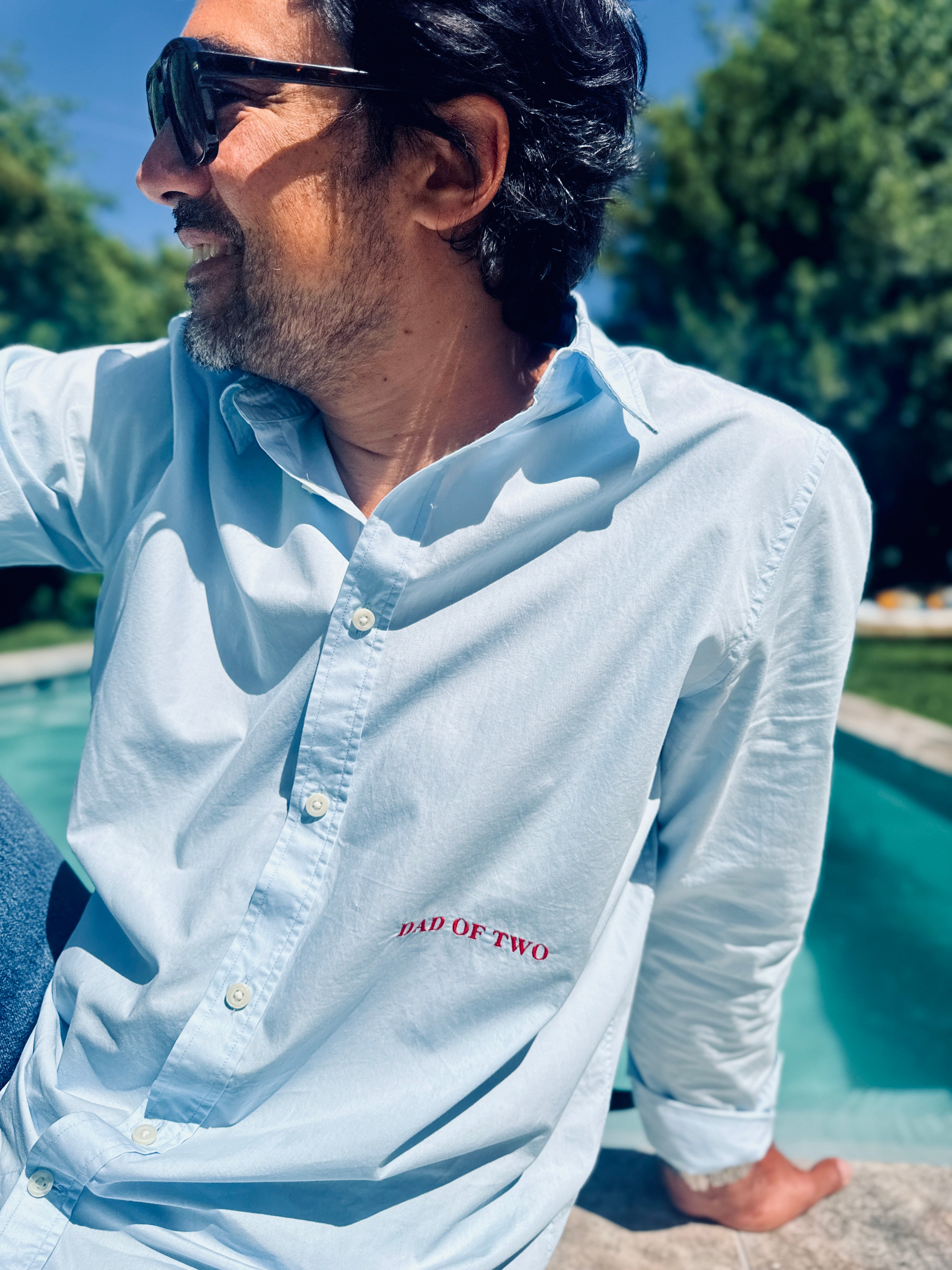 CHEMISE BLEU BRODÉE ROUGE DAD OF
