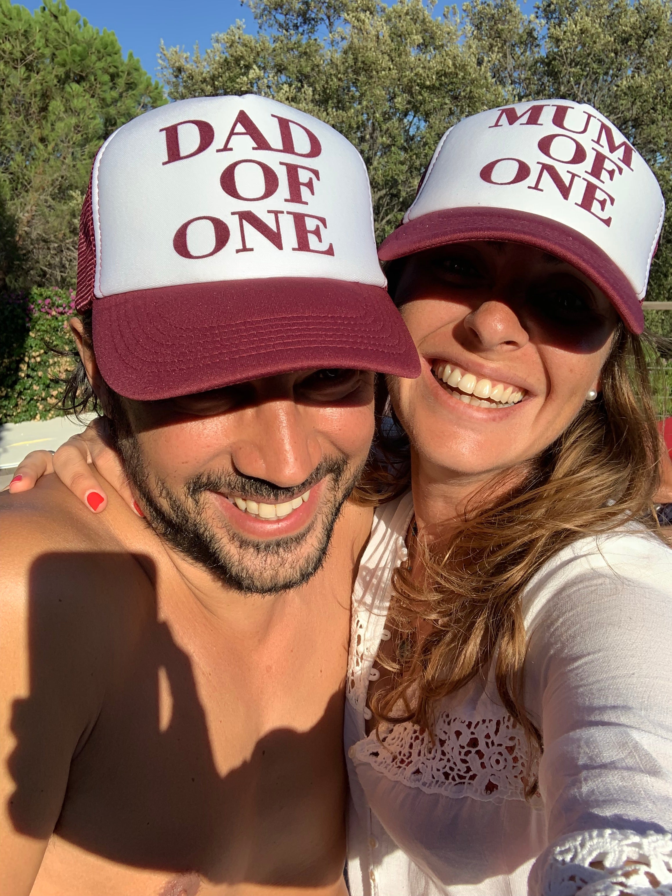 CASQUETTE DAD OF - ROUGE BORDEAUX ET BLANCHE - Disponibles pour les DAD OF ONE, TWO, THREE...