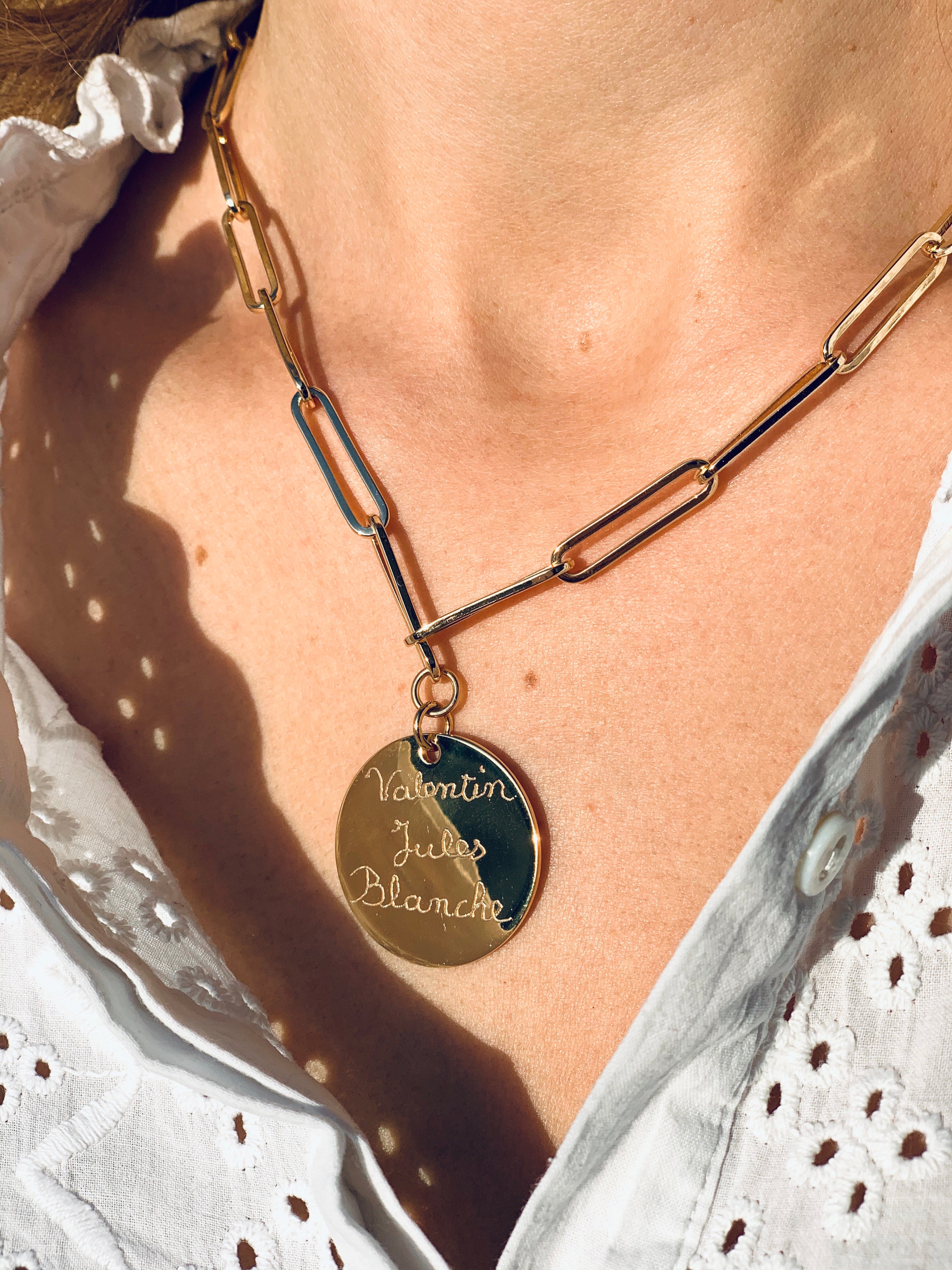 CUSTOMIZABLE MEDAL NECKLACE