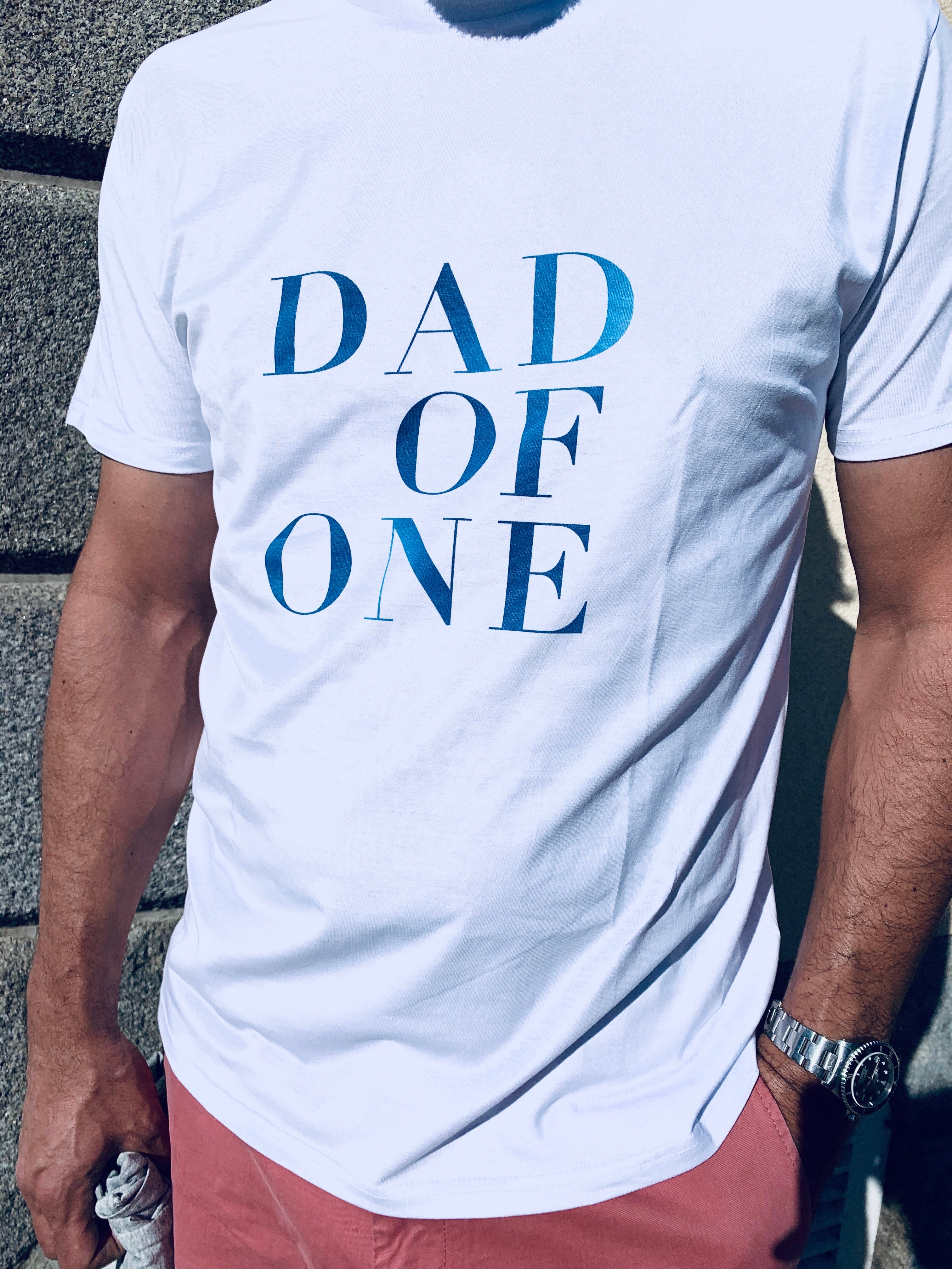 DAD OF TIE & DYE BLEU Disponible pour tous les DAD OF ONE, DAD OF TWO, DAD OF THREE, DAD OF FOUR, FIVE, SIX, TWINS, DAD TO BE