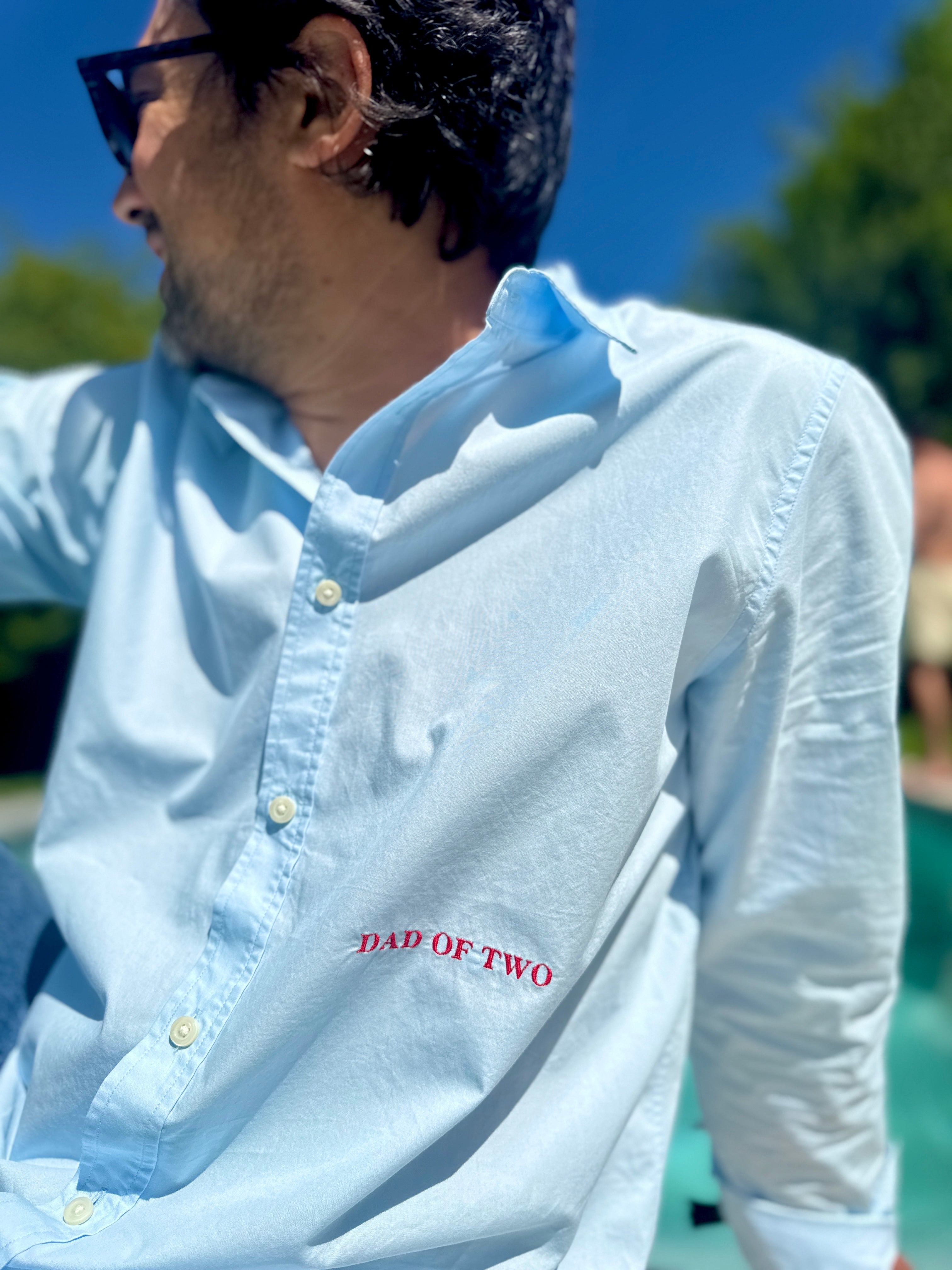 CHEMISE BLEU BRODÉE ROUGE DAD OF