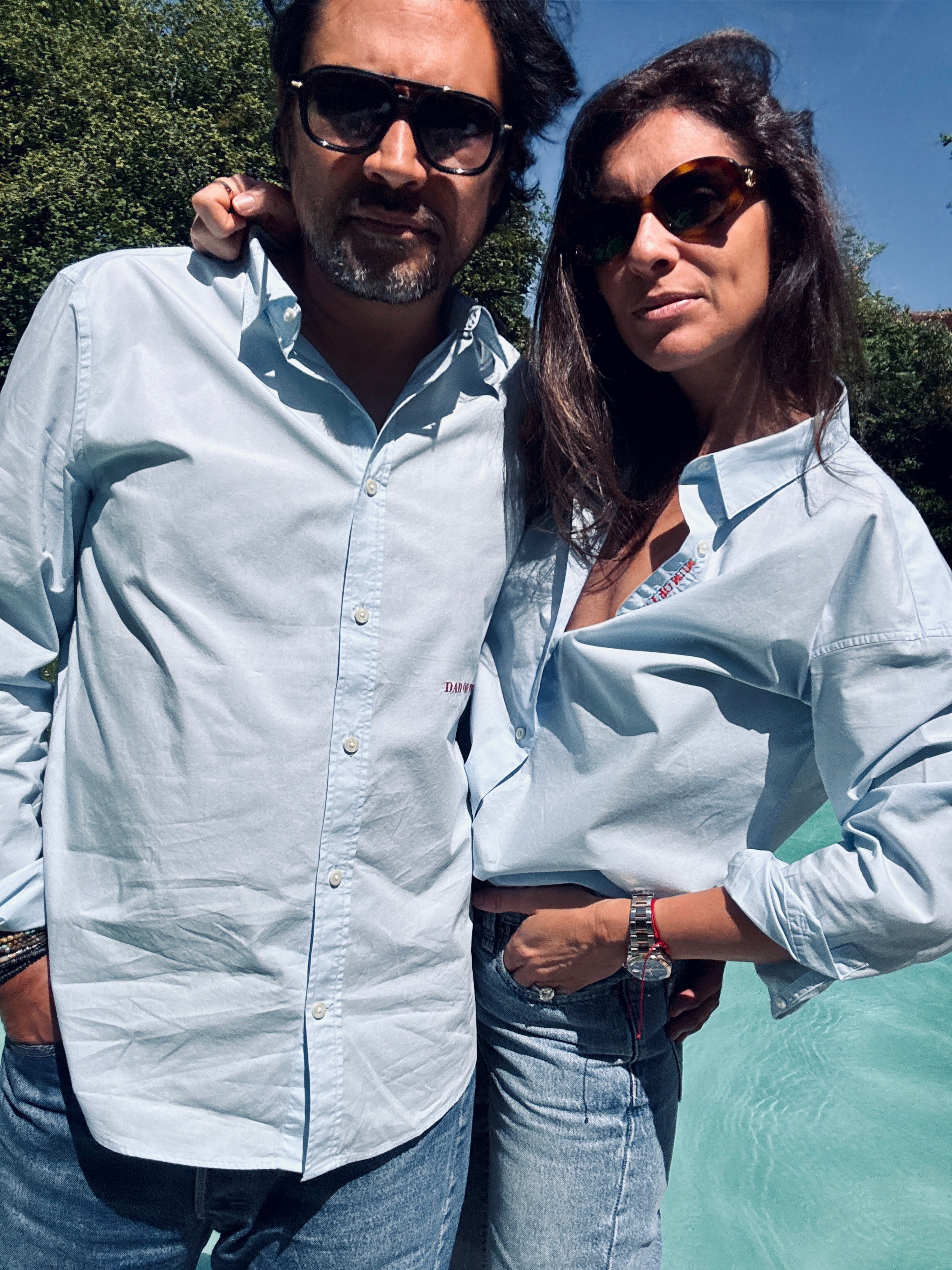 CHEMISE BLEU BRODÉE ROUGE DAD OF