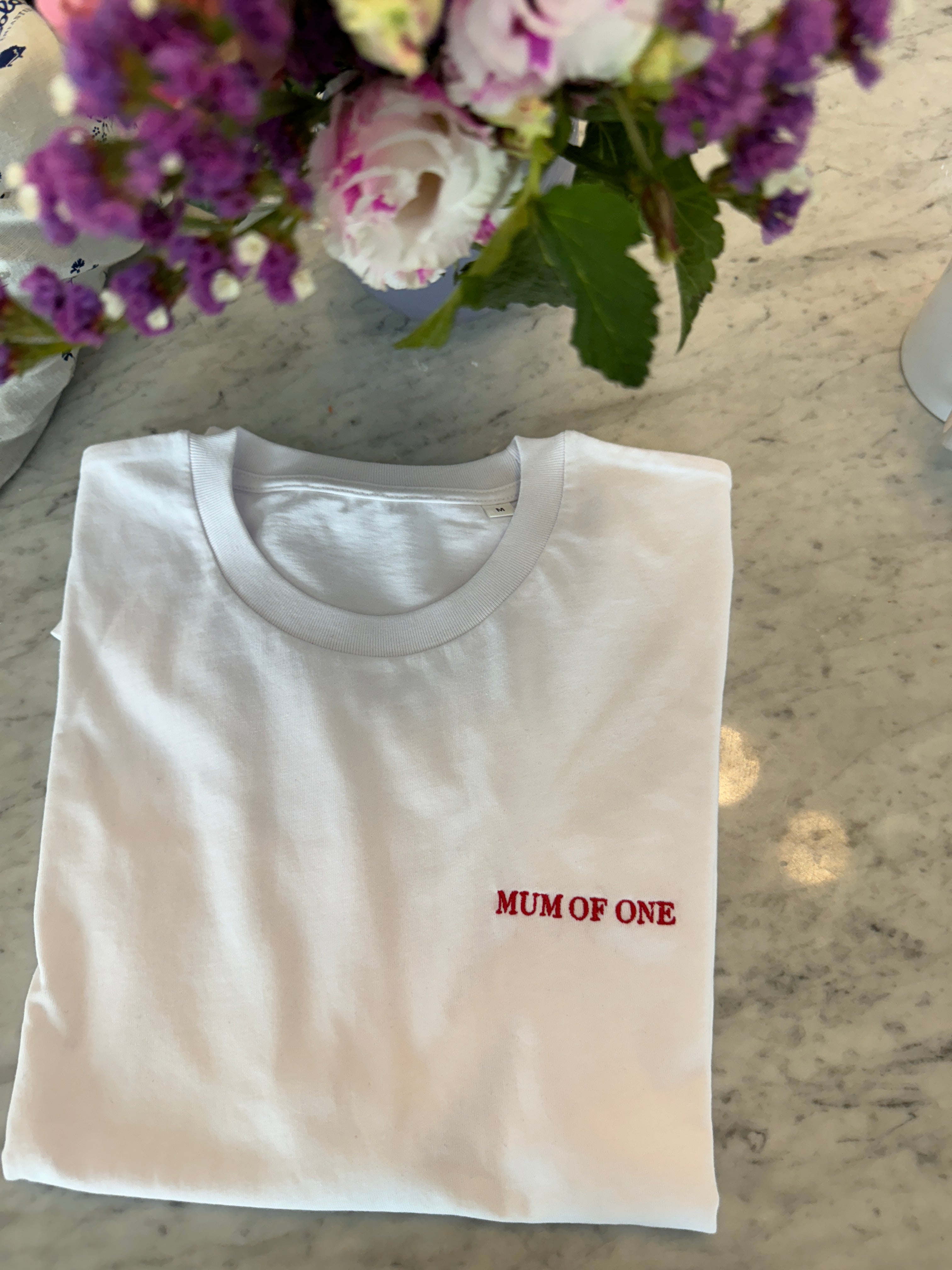 A T-Shirt MUM OF ONE Brodé Rouge