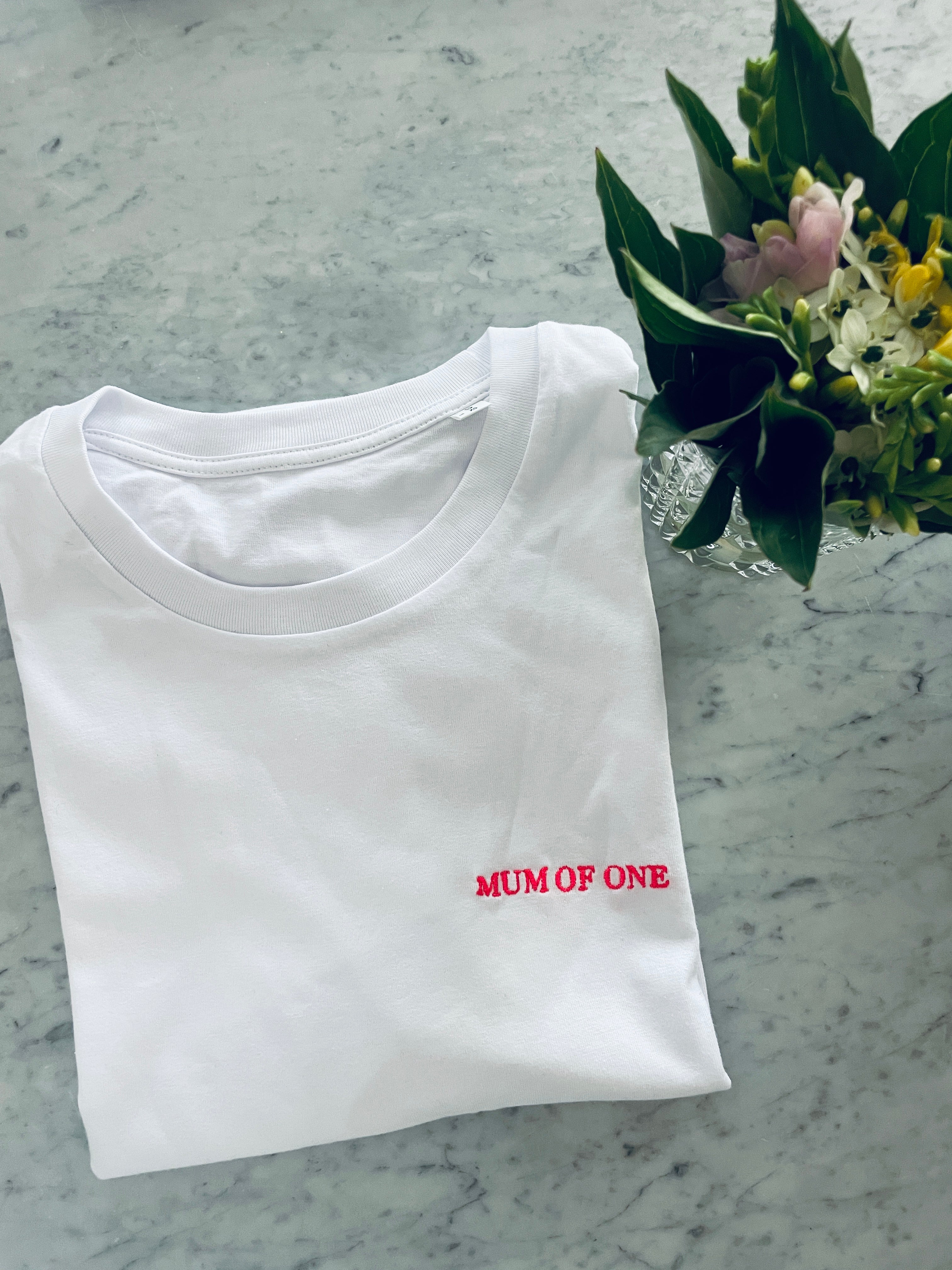 A MUM OF ONE T-Shirt Neon Pink