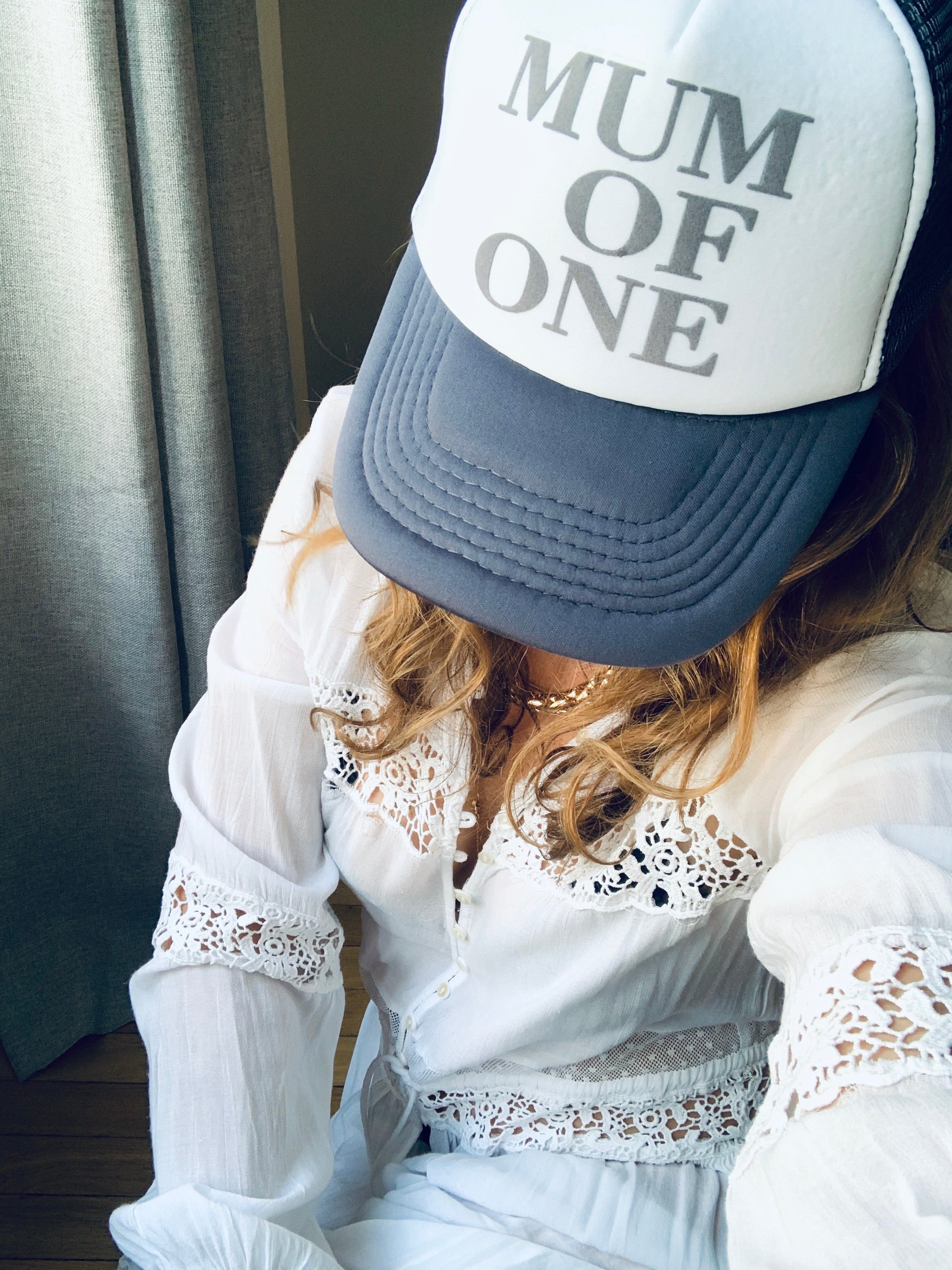 CASQUETTE MUM OF - ARDOISE et BLANCHE - Disponibles pour les MUM OF ONE, TWO, THREE...