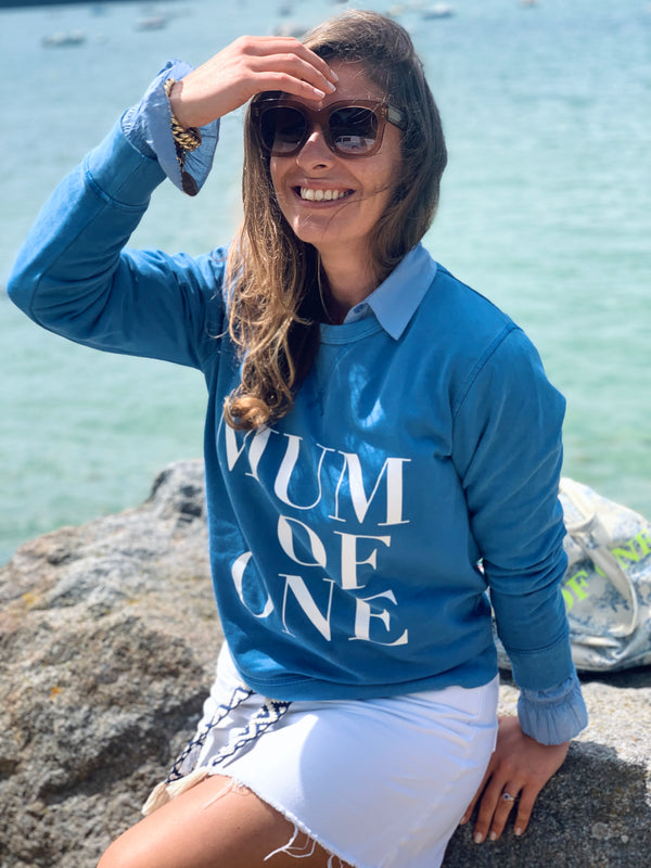 A Sweat-shirt  BLEU VINTAGE MUM OF ONE