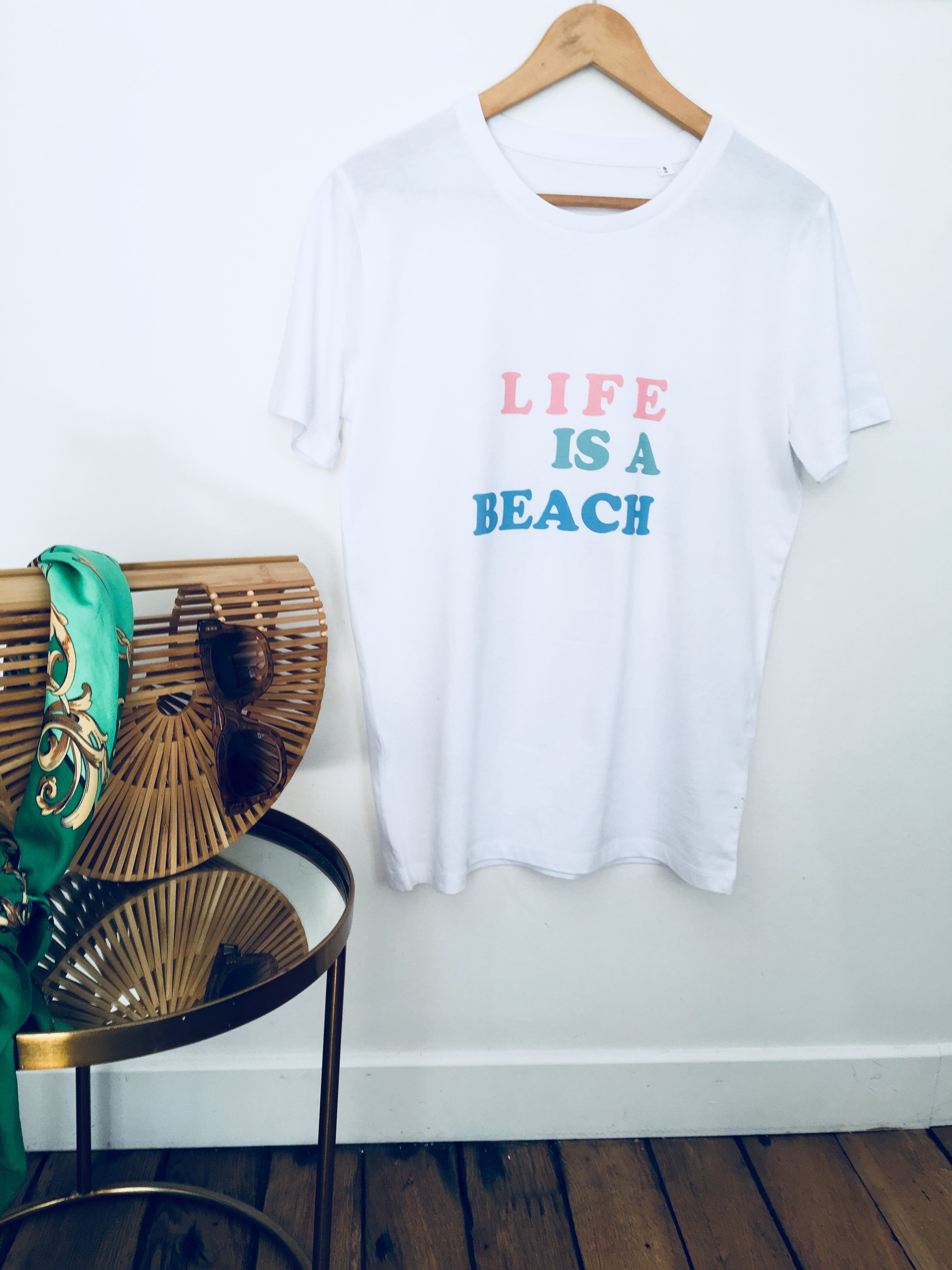 LIFE IS A BEACH